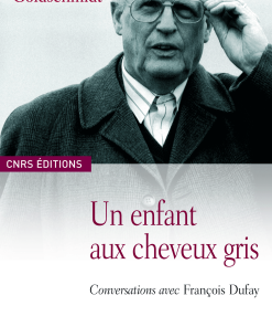 Un enfant aux cheveux gris